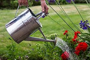 WATERING CAN GALV STEEL 